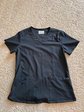 Hypothesis 3 Pocket V-Neck Scrub Top